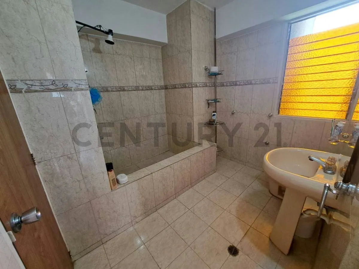 Sub penthouse de 215 m² con vista al Ávila en Colinas de Los Caobos - 19