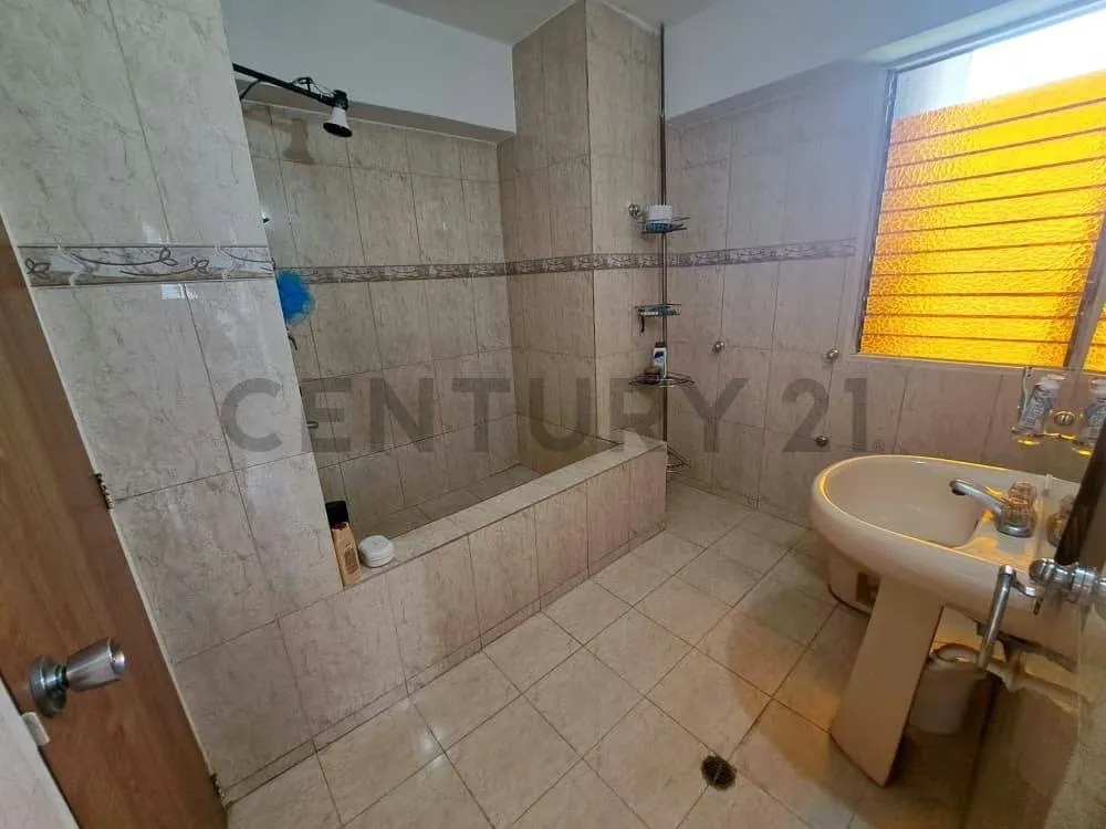 Sub penthouse de 215 m² con vista al Ávila en Colinas de Los Caobos - 21