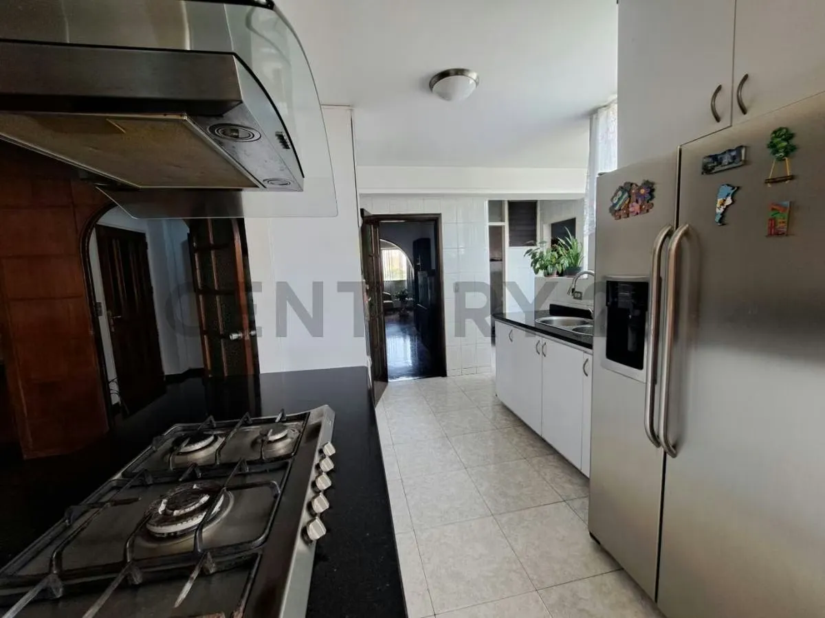 Sub penthouse de 215 m² con vista al Ávila en Colinas de Los Caobos - 6