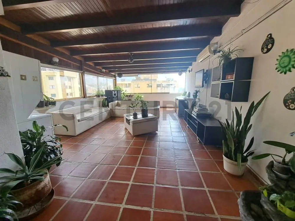Sub penthouse de 215 m² con vista al Ávila en Colinas de Los Caobos - 9