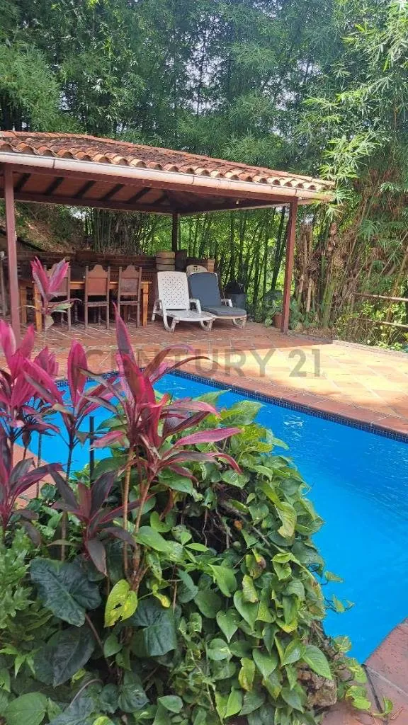 Acogedora casa,con clima de montaña,en la Urbanización Miranda