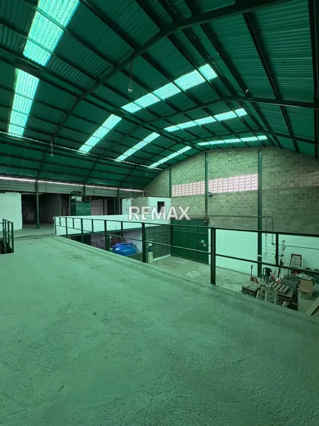 En Venta Galpón con local comercial en San Francisco Zona Noroeste - 14