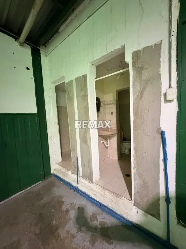 En Venta Galpón con local comercial en San Francisco Zona Noroeste - 4