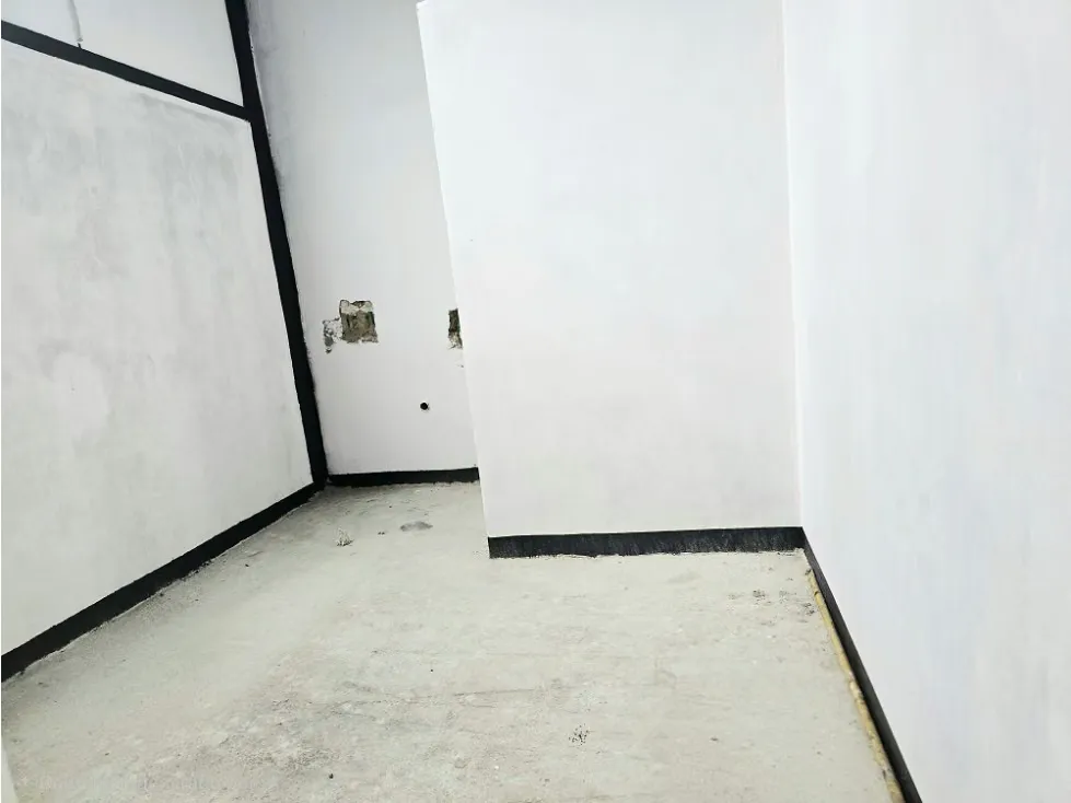 Vendo y Alquilo Casa Comercial en San Román a Pie de Calle Remodelada - 17