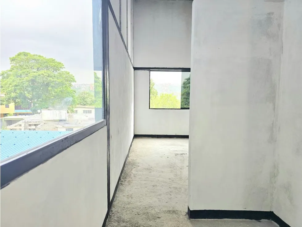 Vendo y Alquilo Casa Comercial en San Román a Pie de Calle Remodelada - 42