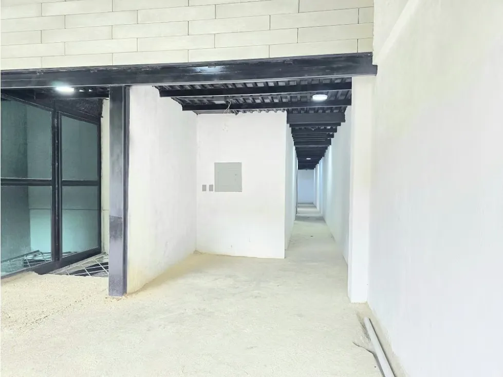 Vendo y Alquilo Casa Comercial en San Román a Pie de Calle Remodelada - 43