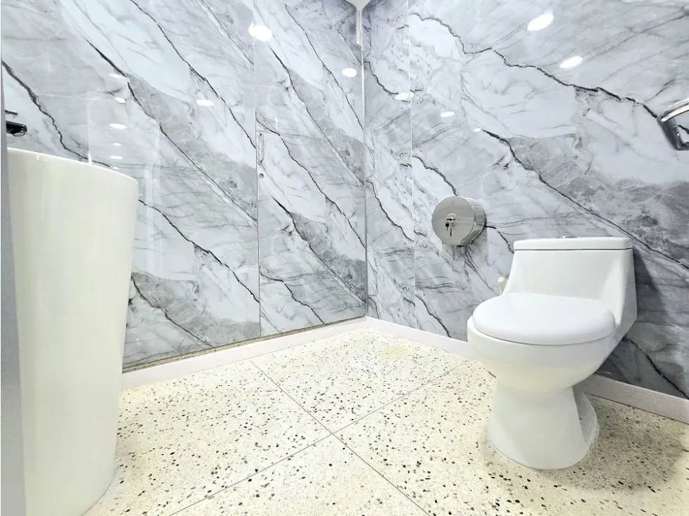 Vendo y Alquilo Casa Comercial en San Román a Pie de Calle Remodelada - 49