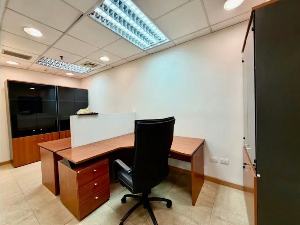Se alquila oficina 368m2 Las Mercedes - 4