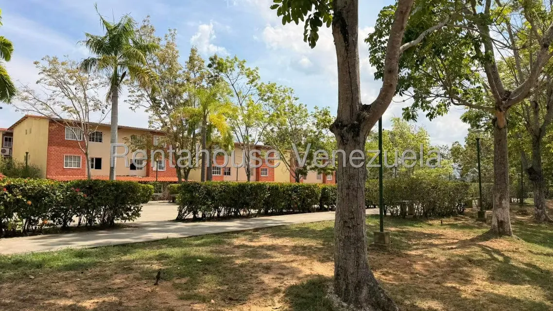 Apartamento (Planta Baja) en Venta en Valle Grande, Miranda - 2