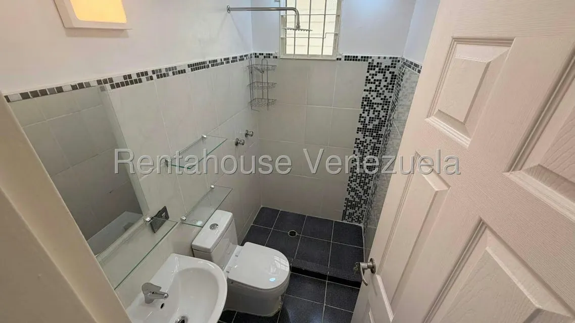 Apartamento (Planta Baja) en Venta en Valle Grande, Miranda - 27