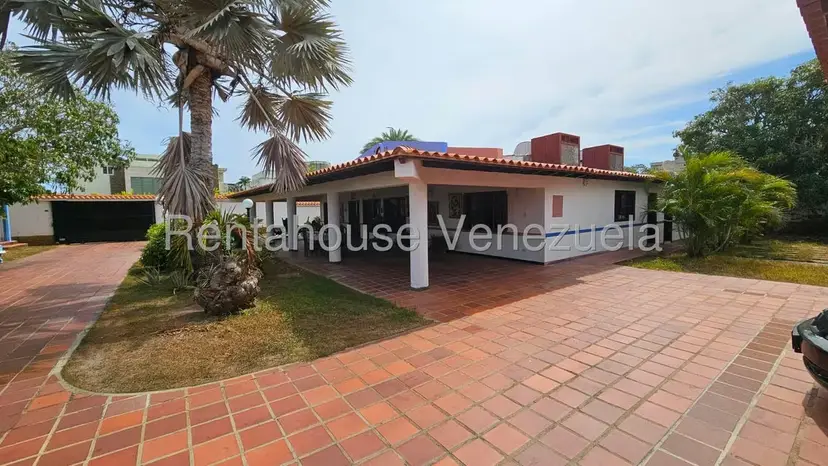 Casa (Colonial) en Venta en Costa Azul, Nueva Esparta