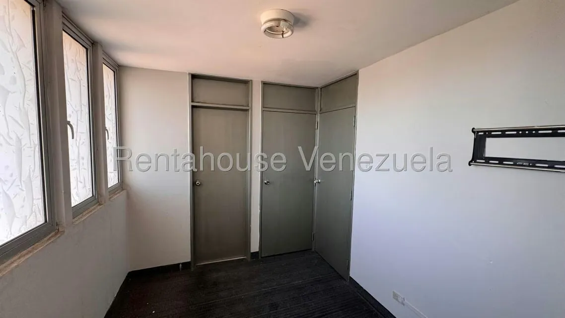 Oficina en Alquiler en Avenida Bella Vista, Zulia - 12