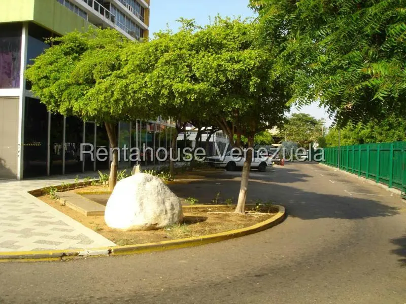 Oficina en Alquiler en Avenida Bella Vista, Zulia - 17