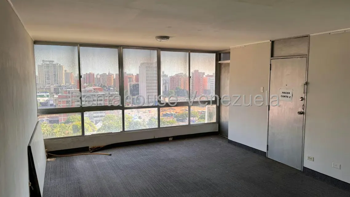Oficina en Alquiler en Avenida Bella Vista, Zulia - 3