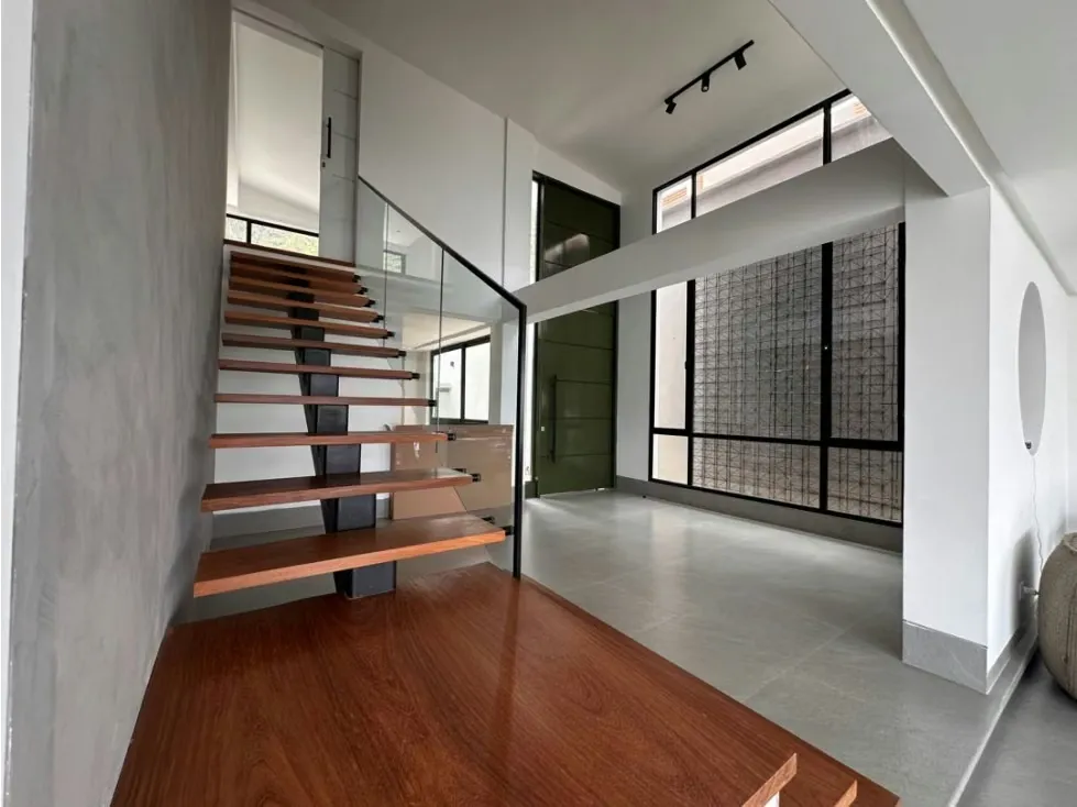 Se vende casa 500m2. 3H+S/4B+S/3P. Sebucan - 5