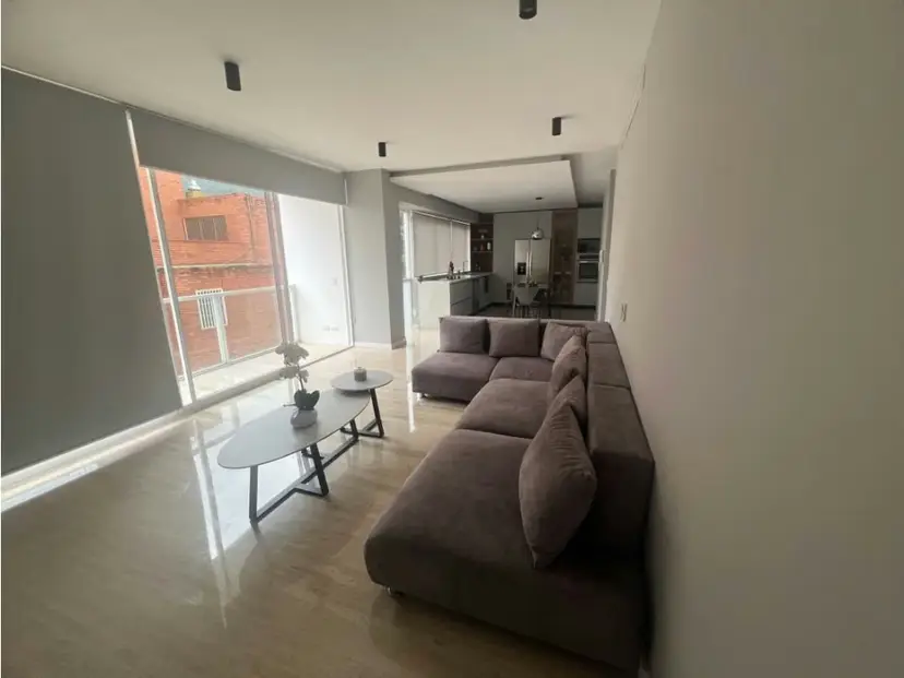 Alquilo apartamento amoblado 140m2 La Castellana 3177