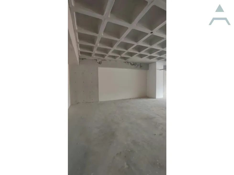 Se alquila Oficina 160m² Las Mercedes - 2