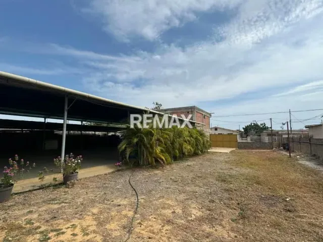 VENDO GALPON CON 5 LOCALES EN SANTA RITA - 2
