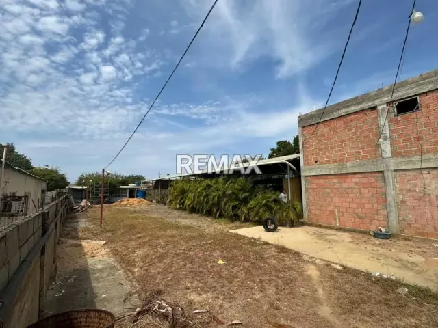 VENDO GALPON CON 5 LOCALES EN SANTA RITA - 3