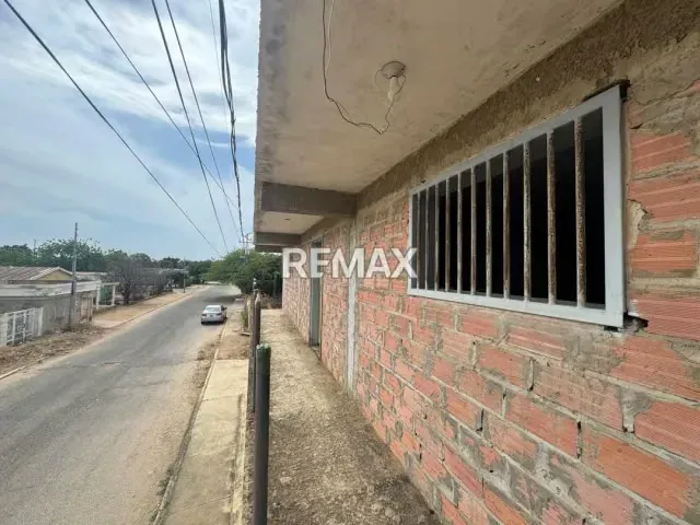 VENDO GALPON CON 5 LOCALES EN SANTA RITA - 4