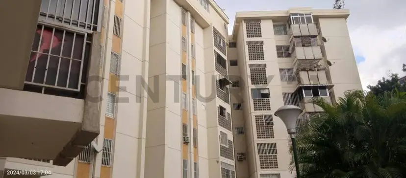 Se alquila apartamento en Colinas de Los Ruices IZ