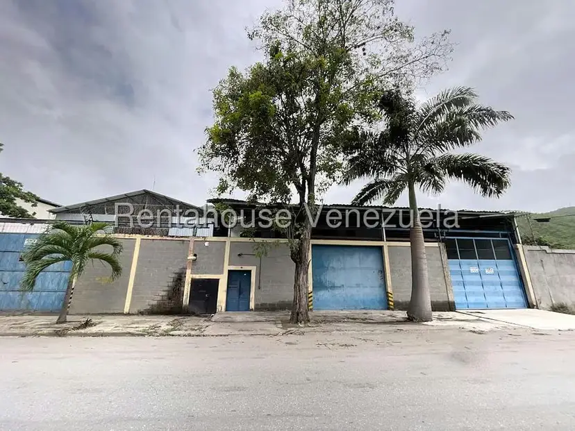 Comercial (Galpon - Deposito) en Alquiler en Guarenas, Miranda