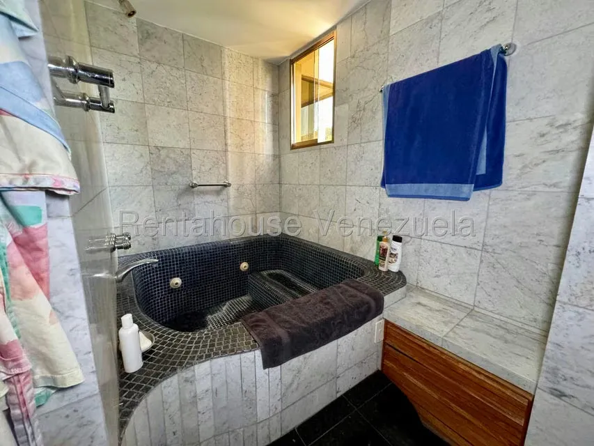 Apartamento (1 Nivel) en Venta en Las Esmeraldas, Distrito Metropolitano - 21