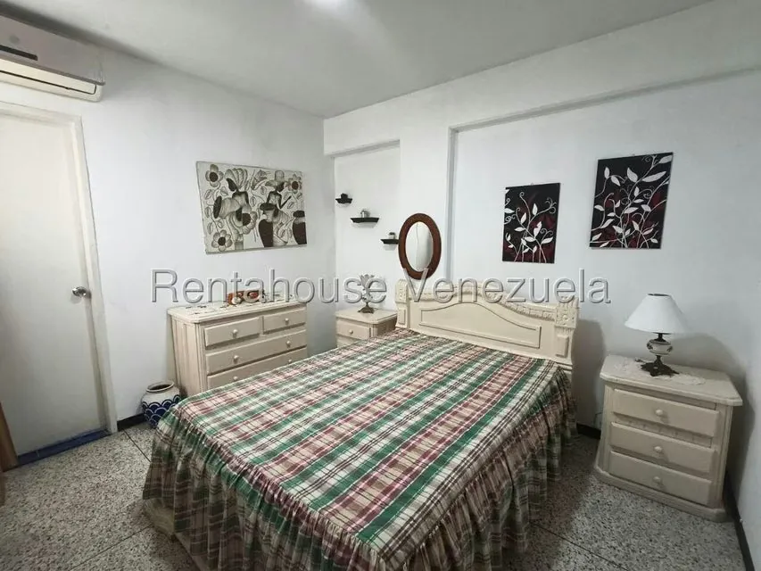 Apartamento (1 Nivel) en Alquiler en Centro, Lara - 12
