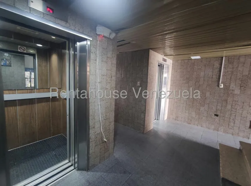 Apartamento (1 Nivel) en Alquiler en Centro, Lara - 23