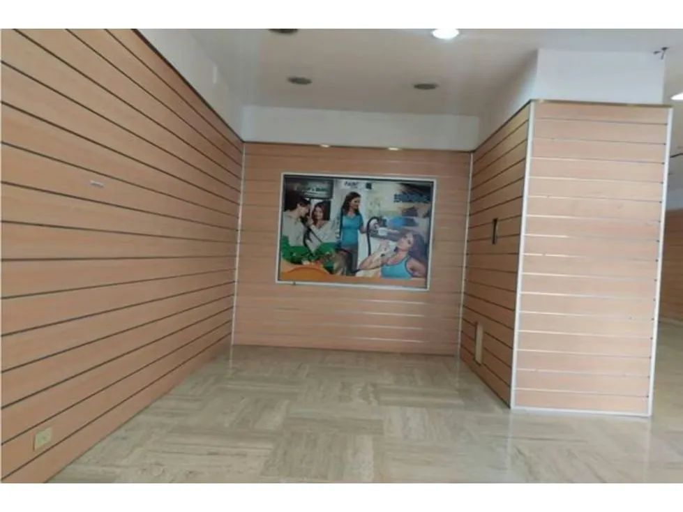 Se Alquila exclusivo Local 113 M2 Centro Comercial San Ignacio - 10