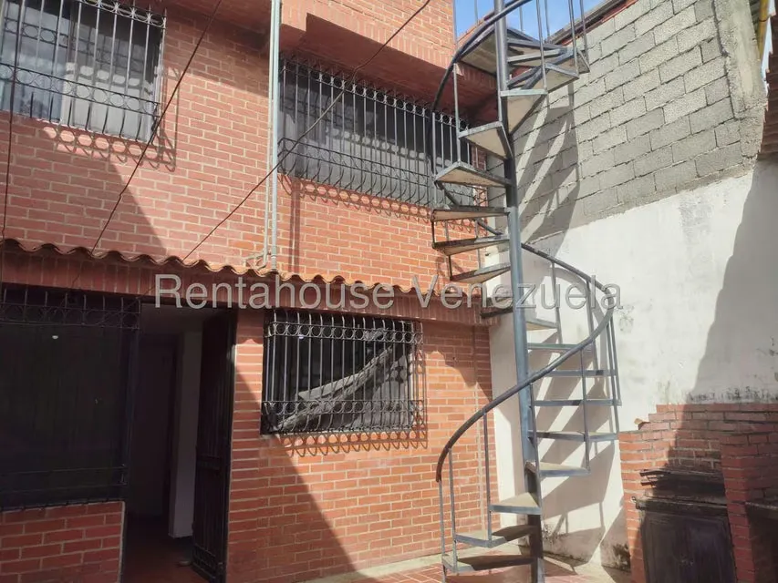 Casa (Multipes Niveles) en Venta en Parque Residencial La Muralla, Miranda - 21