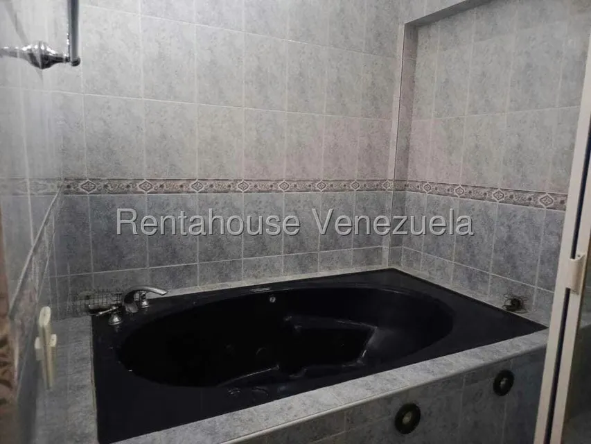 Casa (Multipes Niveles) en Venta en Parque Residencial La Muralla, Miranda - 31