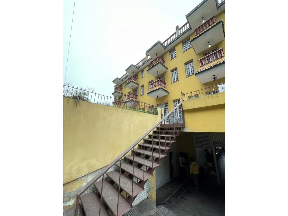 VENTA DE EDIFICIO EN EL JUNQUITO KM 15, MUNICIPIO LIBERTADOR - 2