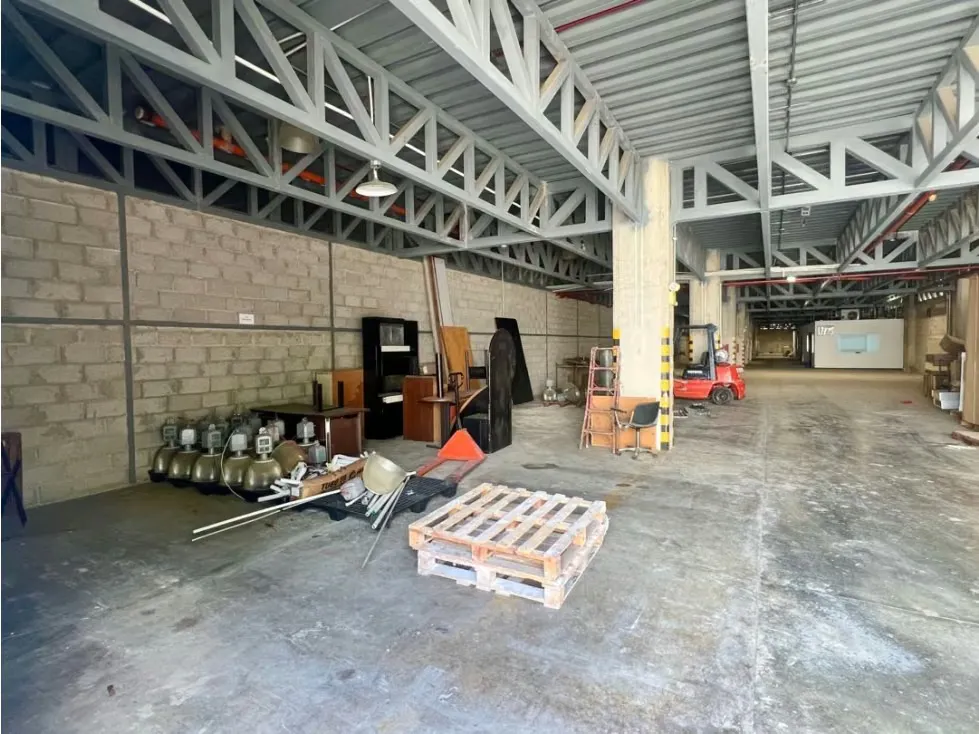 En Venta Galpon Zona Industrial Cloris 20.000m2. Guarenas - Miranda - 13