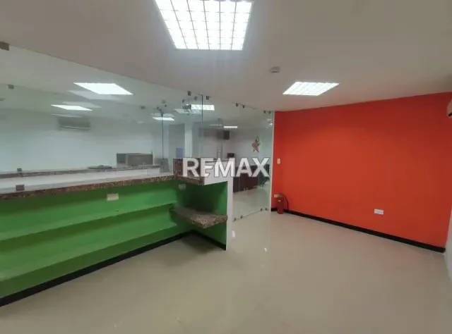SE ALQUILA LOCAL COMERCIAL EN BARQUISIMETO CON 15M2 - 8