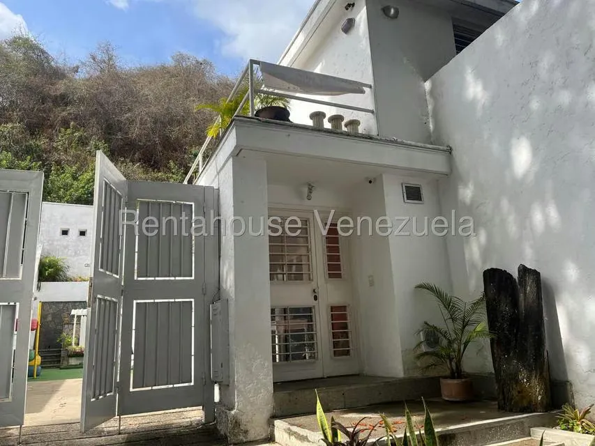 Casa (Duplex) en Venta en Chuao, Distrito Metropolitano - 2