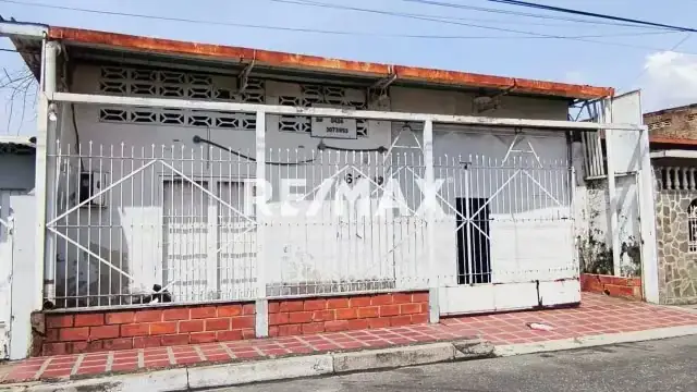 Excelente Oportunidad Galpon En Venta Ubicado En Piñonal