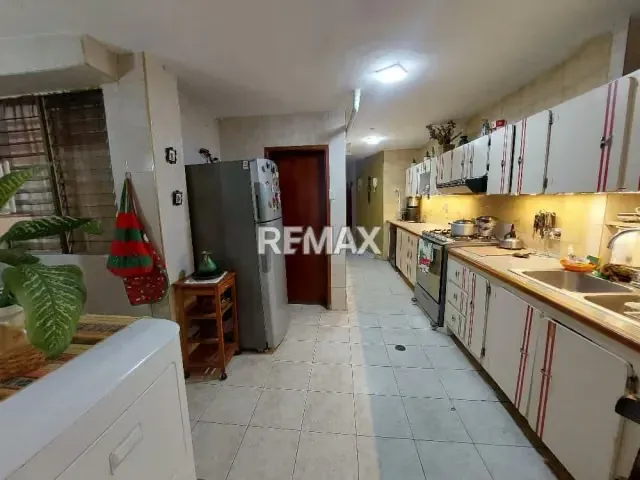 Vendo apartamento Ubicado en la Unidad Vecinal - 14