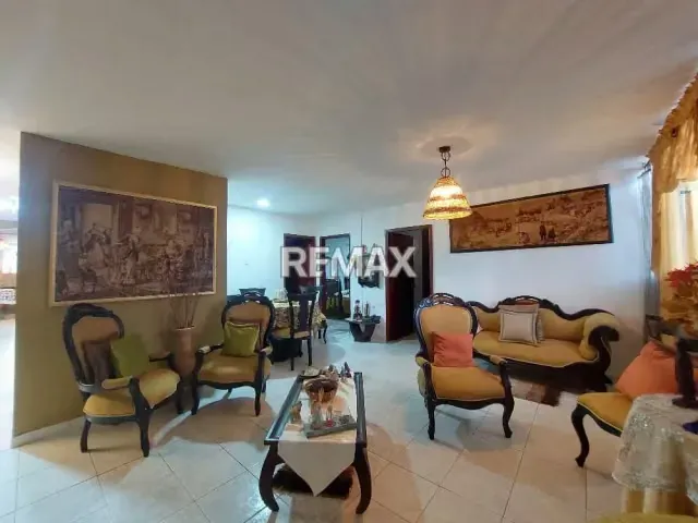 Vendo apartamento Ubicado en la Unidad Vecinal - 2