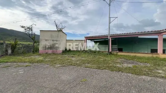 Casa en Lobatera A pocos metros de la Troncal 1. Autopista San Cristóbal- La Fría.