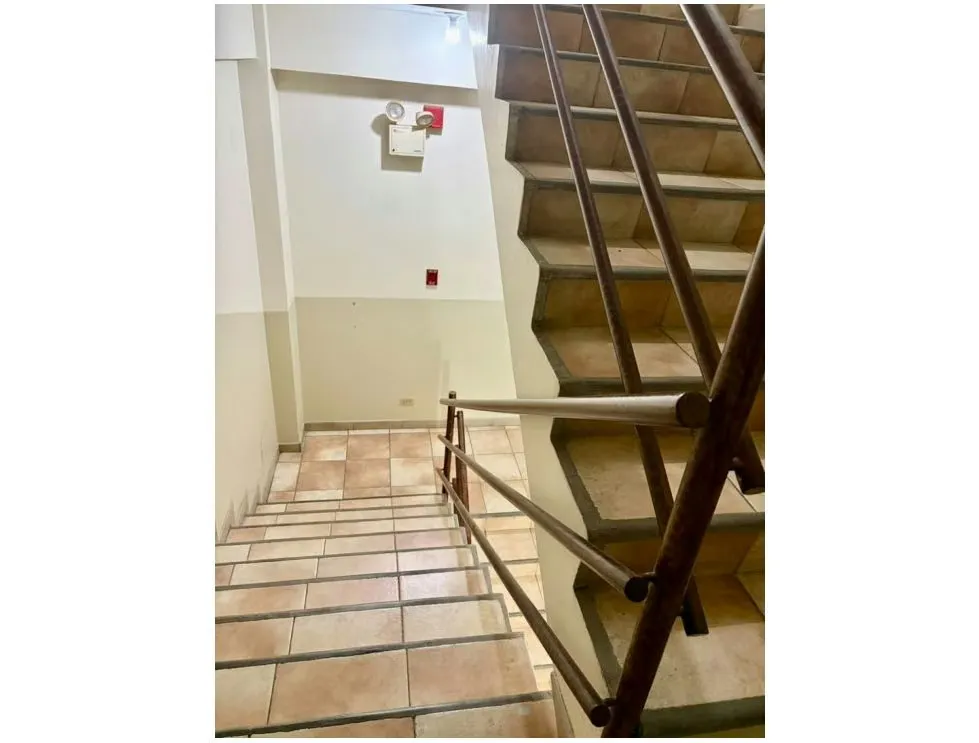 Se vende Edificio 800m² Baruta - 12