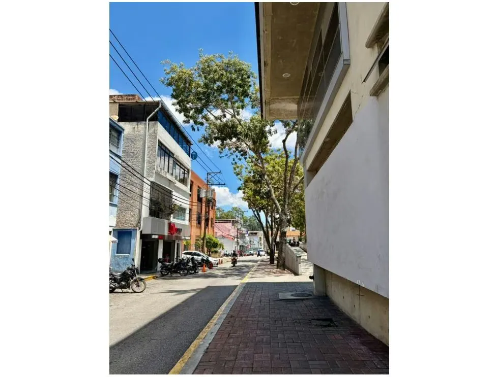 Se vende Edificio 800m² Baruta - 2