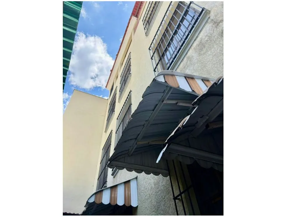 Se vende Edificio 800m² Baruta - 3