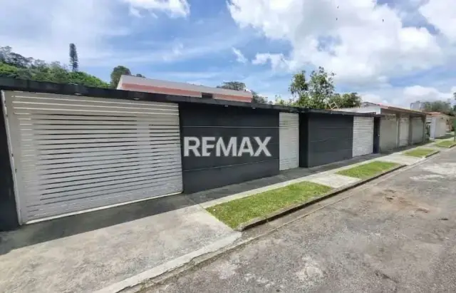 CASA EN VENTA URBANIZACIÓN LOS CASTORES