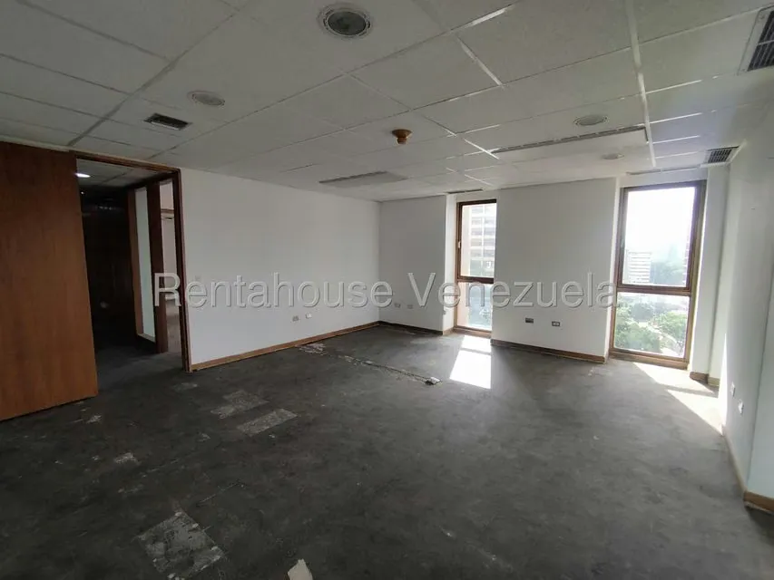 Oficina en Venta en Los Palos Grandes, Distrito Metropolitano - 13