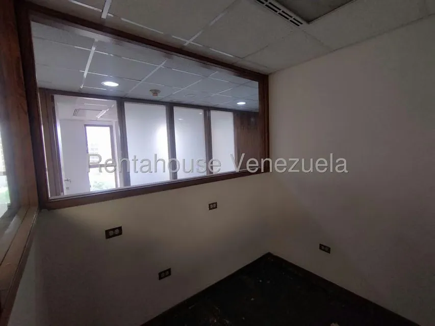 Oficina en Venta en Los Palos Grandes, Distrito Metropolitano - 21