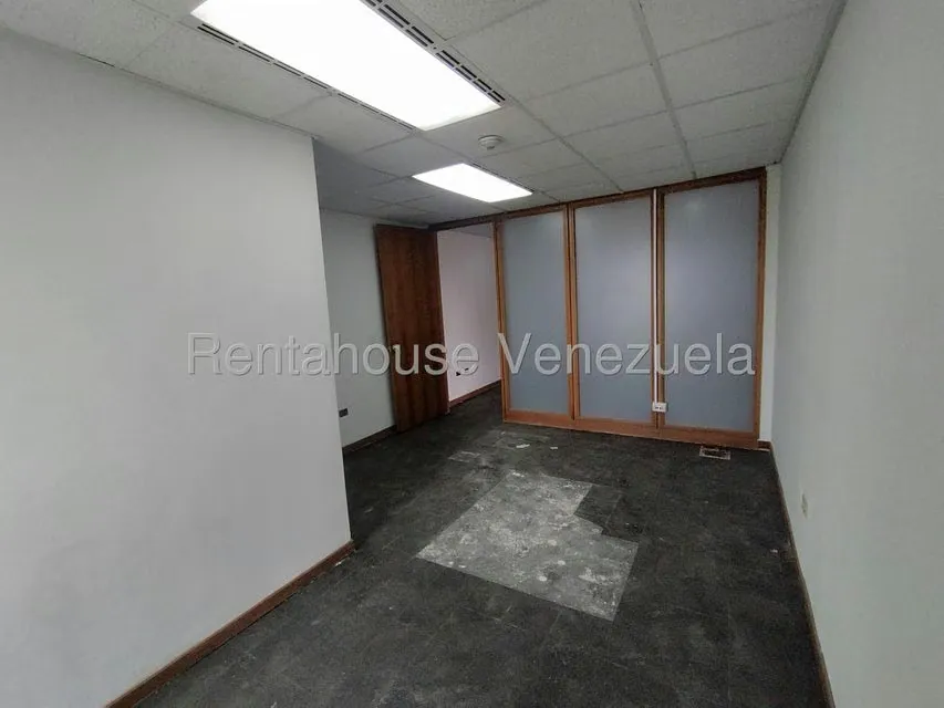 Oficina en Venta en Los Palos Grandes, Distrito Metropolitano - 26