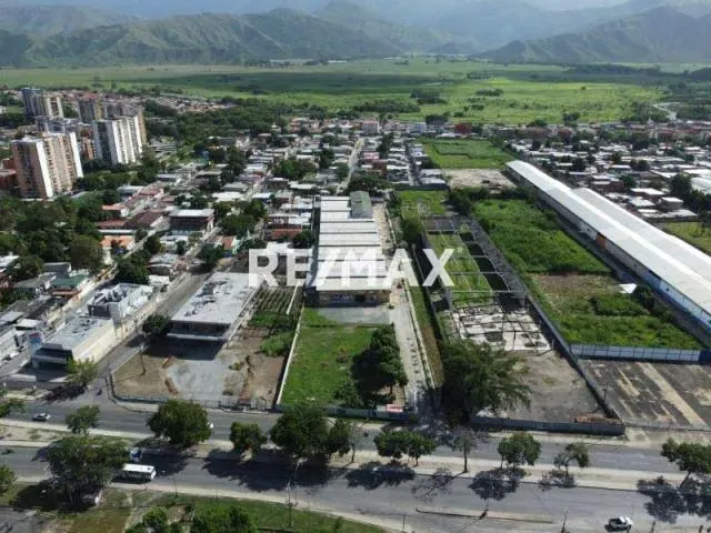 En venta Complejo de Galpones Intercomunal Turmero Maracay - 3