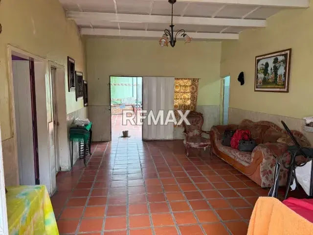 Venta de casa en carora con locales comerciales - 3