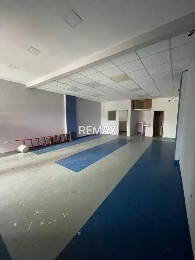 Local Comercial en alquiler C.C Tacarigua zona industrial